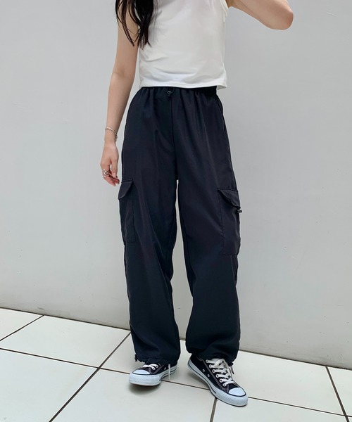 Teem Store(チームストア)の「ルーズシルエット ジョガー カーゴパンツ(カーゴパンツ・レディース・グレー/ブラック・L/M)」の20枚目の写真