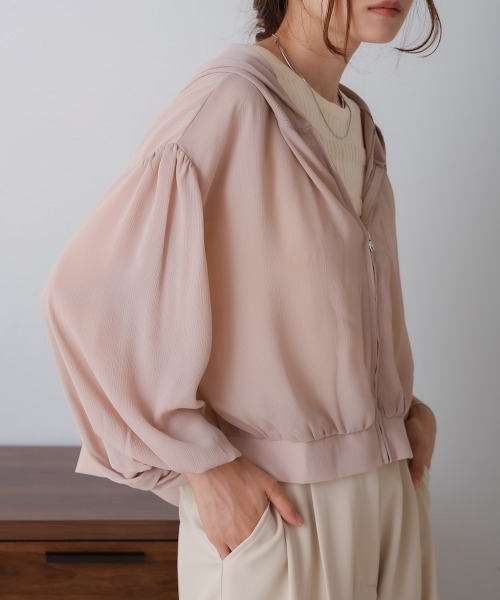 Bab（バブ）の「フード付きジップシアーブルゾン（ブルゾン・レディース・ベージュ/チャコールグレー/ピンク・M）」の8枚目の写真