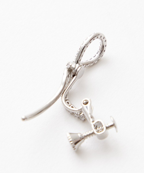 AIMER（エメ）の「リボンモチーフイヤリング（イヤリング・レディース・シルバー/ゴールド・FREE）」の4枚目の写真