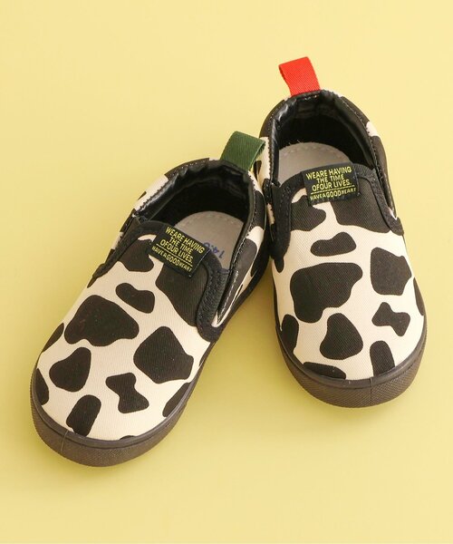 BREEZE(ブリーズ)の「左右迷わない!スリッポン(スニーカー・キッズ・ブラック/ネイビー/インディゴブルー/オフホワイト・15 /18/17/19/14/16)」の2枚目の写真