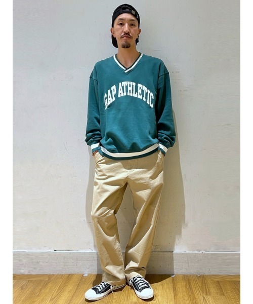 GAP（ギャップ）の「Gap Athleticロゴ Vネックスウェット・トレーナー(ユニセックス)（スウェット・メンズ・グリーン/ネイビー/レッド/ホワイト系その他・L/XL/M/S/XS）」の11枚目の写真