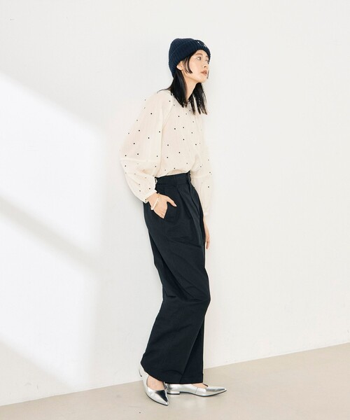 fredy emue（フレディエミュ）の「【WEB限定デザインあり】刺繍袖ボリュームブラウス（シャツ/ブラウス・レディース・イエロー/ホワイト系その他/サックスブルー/ブラック/オフホワイト/ブラック系その他・38）」の22枚目の写真