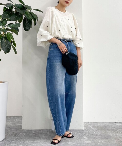 fredy emue（フレディエミュ）の「【WEB限定デザインあり】刺繍袖ボリュームブラウス（シャツ/ブラウス・レディース・イエロー/ホワイト系その他/サックスブルー/ブラック/オフホワイト/ブラック系その他・38）」の9枚目の写真