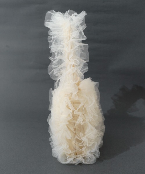 flower(フラワー)の「フリルチュールバッグ(ハンドバッグ・レディース・ブラック/アイボリー・FREE)」の8枚目の写真