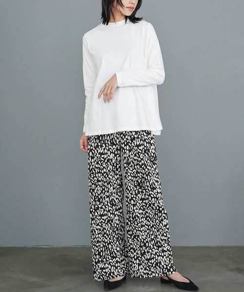 mili an deni（ミリアンデニ）の「ヒョウ柄セミワイドプリーツパンツ（その他パンツ・レディース・ブラック×ホワイト/ホワイト×ブラック・M）」の8枚目の写真