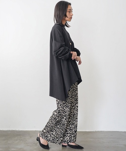 mili an deni（ミリアンデニ）の「ヒョウ柄セミワイドプリーツパンツ（その他パンツ・レディース・ブラック×ホワイト/ホワイト×ブラック・M）」の9枚目の写真
