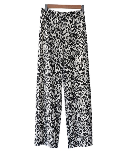 mili an deni（ミリアンデニ）の「ヒョウ柄セミワイドプリーツパンツ（その他パンツ・レディース・ブラック×ホワイト/ホワイト×ブラック・M）」の14枚目の写真