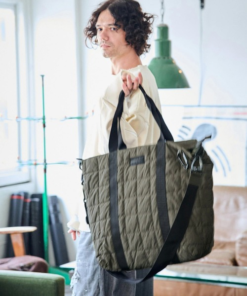 ADAM PATEK(アダムパテック)の「mko12282-square quilt shoulder tote bag ビッグトートバッグ(トートバッグ・メンズ・カーキ/ブラック/グレー・FREE)」の18枚目の写真