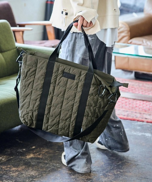 ADAM PATEK(アダムパテック)の「mko12282-square quilt shoulder tote bag ビッグトートバッグ(トートバッグ・メンズ・カーキ/ブラック/グレー・FREE)」の17枚目の写真