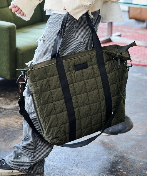ADAM PATEK(アダムパテック)の「mko12282-square quilt shoulder tote bag ビッグトートバッグ(トートバッグ・メンズ・カーキ/ブラック/グレー・FREE)」の16枚目の写真