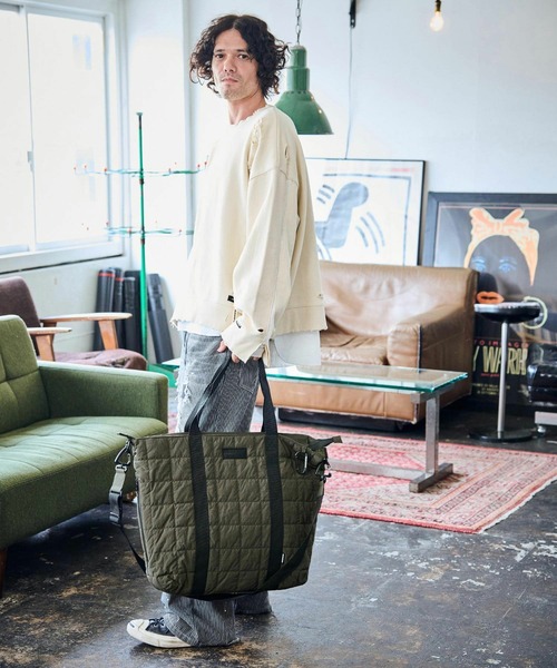 ADAM PATEK(アダムパテック)の「mko12282-square quilt shoulder tote bag ビッグトートバッグ(トートバッグ・メンズ・カーキ/ブラック/グレー・FREE)」の15枚目の写真