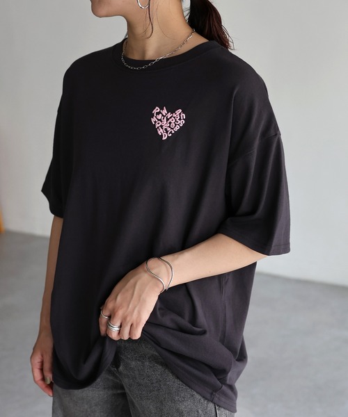 ◆ boohoo ◆インターナショナルサン スローガンプリントTシャツ ハートロゴ発砲プリントTシャツ（Tシャツ/カットソー）｜Riberry