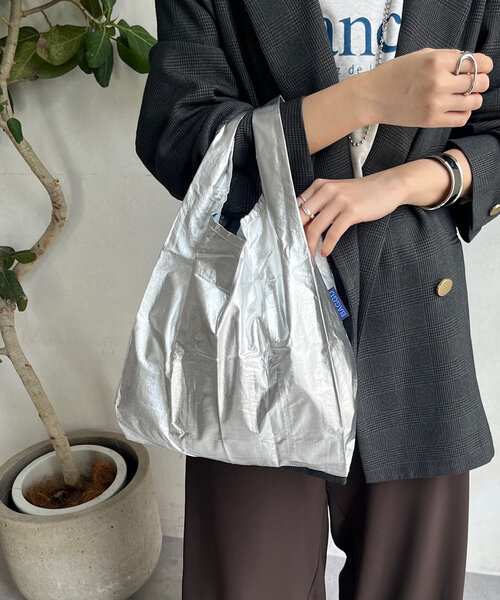 DouDou（ドゥドゥ）の「【BAGGU】24AW BABY メタリック（ショルダーバッグ・レディース・シルバー/ゴールド・FREE）」の4枚目の写真