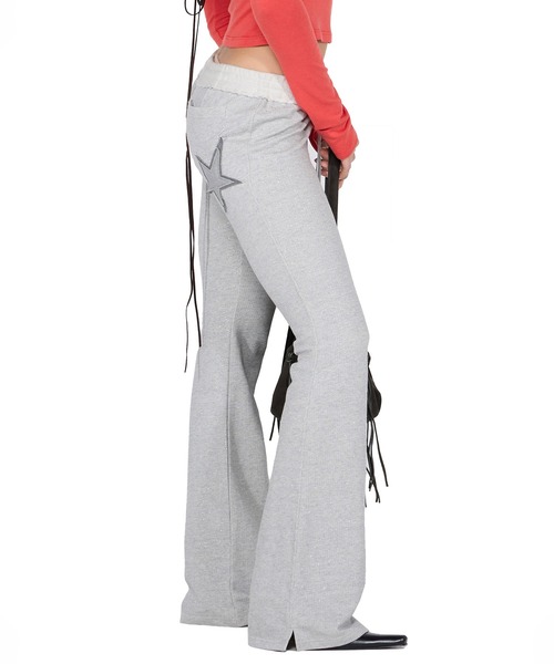 【SCULPTOR】グリッターブーツカットスウェットパンツベージュ SCULPTOR（スカルプター）の「Glitter Boots Cut Sweatpants