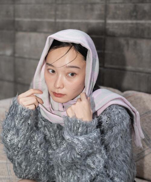 WEGO（ウィゴー）の「WEGO/ロゴマフラー（マフラー・レディース・ネイビー/ライトピンク/ダークグレー/ベージュ/レッド/ブルー・FREE）」の5枚目の写真