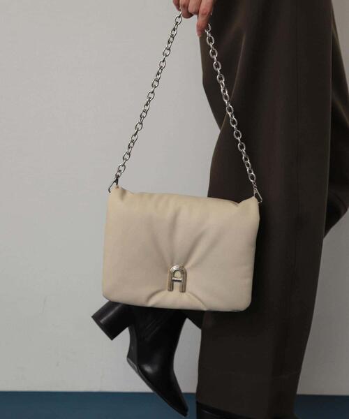 SENSE OF PLACE by URBAN RESEARCH（センスオブプレイスバイアーバンリサーチ）の「『一部WEB限定カラー』チェーンパフバッグ（ショルダーバッグ・レディース・ブラック/アイボリー/カーキ/バーガンディー・ONE）」の16枚目の写真