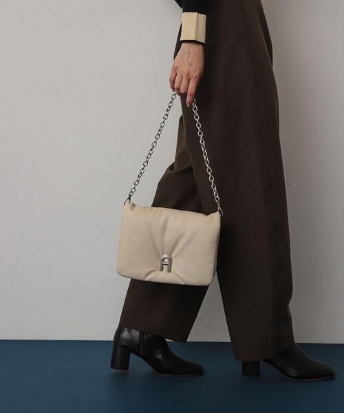 SENSE OF PLACE by URBAN RESEARCH（センスオブプレイスバイアーバンリサーチ）の「『一部WEB限定カラー』チェーンパフバッグ（ショルダーバッグ・レディース・ブラック/アイボリー/カーキ/バーガンディー・ONE）」の17枚目の写真