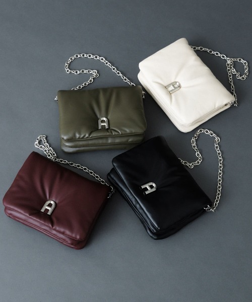 SENSE OF PLACE by URBAN RESEARCH（センスオブプレイスバイアーバンリサーチ）の「『一部WEB限定カラー』チェーンパフバッグ（ショルダーバッグ・レディース・ブラック/アイボリー/カーキ/バーガンディー・ONE）」の6枚目の写真