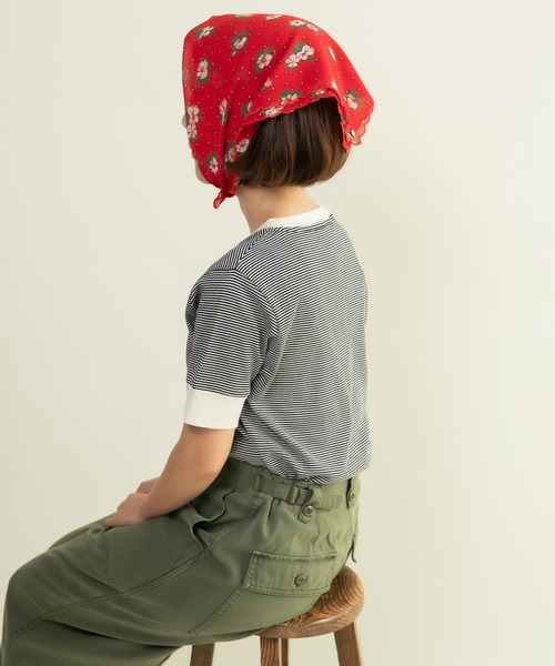 Dot＆Stripes CHILD WOMAN（ドットアンドストライプス　チャイルドウーマン）の「☆ラインフラワープリント スカラップスカーフ（バンダナ/スカーフ・レディース・レッド/ブラウン・FREE）」の5枚目の写真