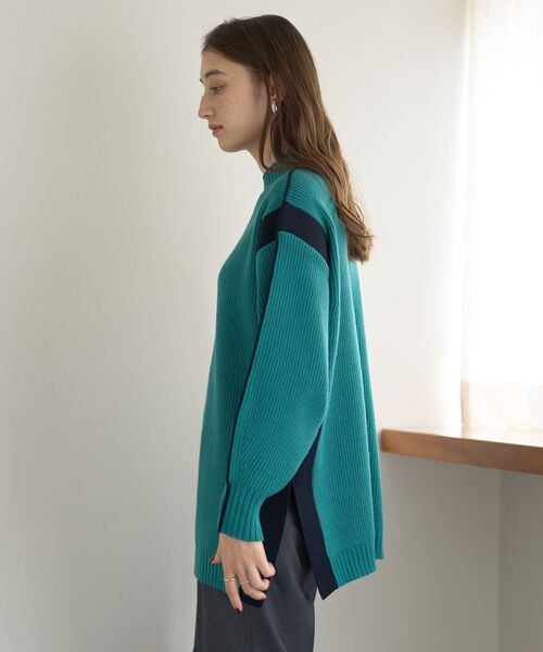 YECCA VECCA(イェッカヴェッカ)の「配色ラインニット(ニット/セーター・レディース・ベージュ/グリーン/杢グレー・FREE)」の7枚目の写真