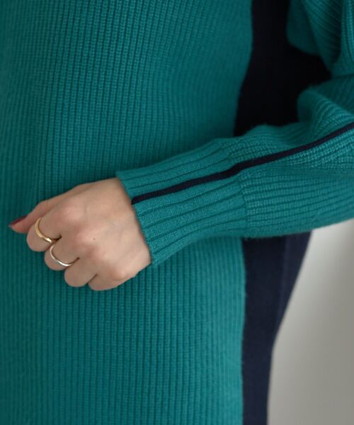 YECCA VECCA(イェッカヴェッカ)の「配色ラインニット(ニット/セーター・レディース・ベージュ/グリーン/杢グレー・FREE)」の11枚目の写真