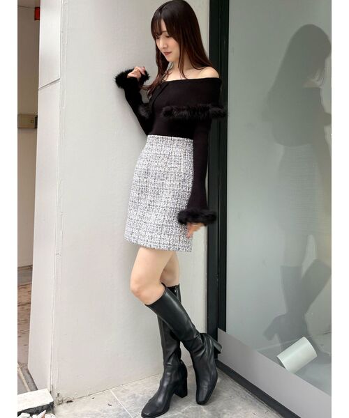 MERCURYDUO（マーキュリーデュオ）の「オフショルフェイクファーニット（ニット/セーター・レディース・ライトグレー/ピンク/ブラック/オフホワイト・FREE）」の10枚目の写真