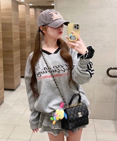 ALLuRing ChaRm(アリュリングチャーム)の「AR Logo Gaming Sweat / ARロゴゲーミング風スウェット(スウェット・レディース・ネイビー/グレー/ブラック・FREE)」の3枚目の写真