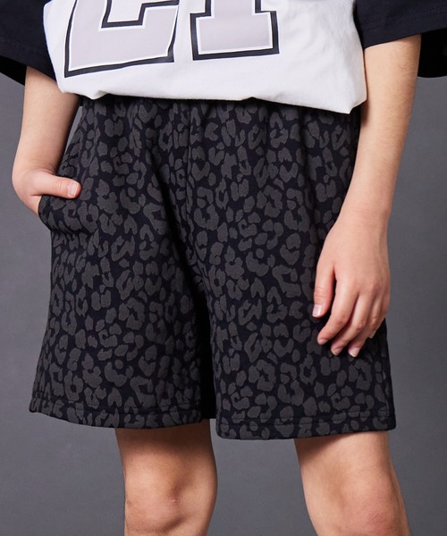 PAIRMANON STREET（ペアマノンストリート）の「【PAIRMANON STREET】裏毛 総柄 プリント ショートパンツ（その他パンツ・キッズ・ホワイト系その他2/ブラック系その他2/ブラック系その他3/ブラック系その他4/グリーン系その他/ブルー系その他/ベージュ系その他/グレー系その他/ブラック系その他/ピンク/グレー/ホワイト系その他/ブラック・90/100/110/120/130/140/150/160）」の6枚目の写真