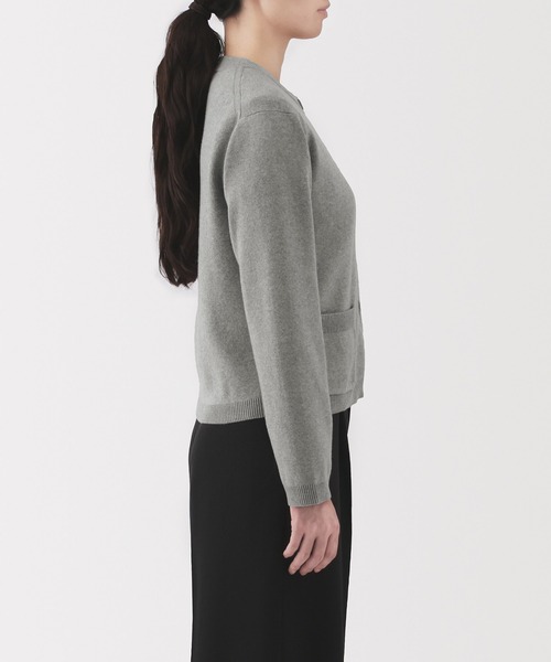 無印良品(ムジルシリョウヒン)の「婦人 洗えるニットクルーネックカーディガン(カーディガン/ボレロ・レディース・グレー/ブラック/オフホワイト/ライトピンク/グリーン・XL/L/M/S)」の22枚目の写真