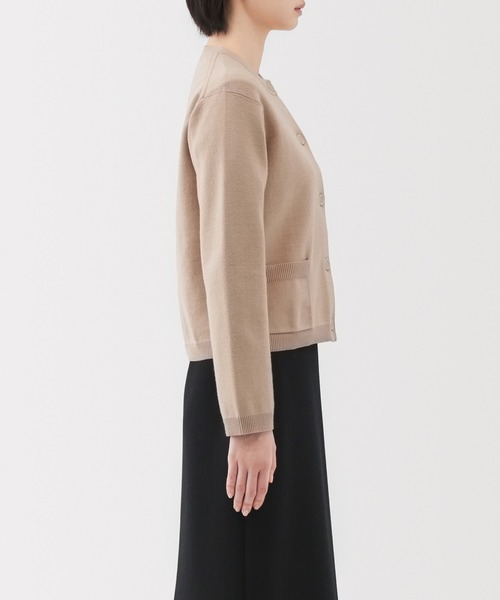 無印良品(ムジルシリョウヒン)の「婦人 洗えるニットクルーネックカーディガン(カーディガン/ボレロ・レディース・グレー/ブラック/オフホワイト/ライトピンク/グリーン・XL/L/M/S)」の12枚目の写真