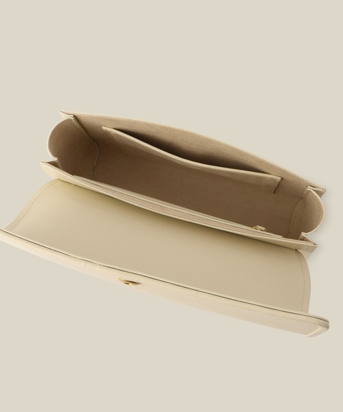 ROPE'（ロペ）の「フラップワイドレザーハンドバッグ（ショルダーバッグ・レディース・ブラック/ベージュ・FREE）」の8枚目の写真