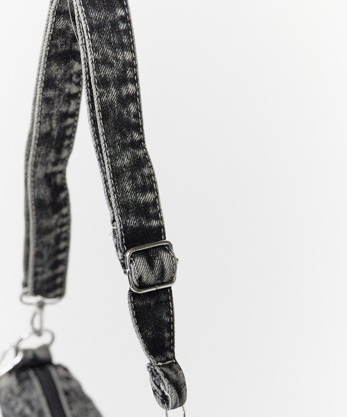 ROOPTOKYO(ループトウキョウ)の「サイドポケット付き デニム風ショルダーバッグ 2WAY(ショルダーバッグ・レディース・ブルー/ブラック・FREE)」の5枚目の写真