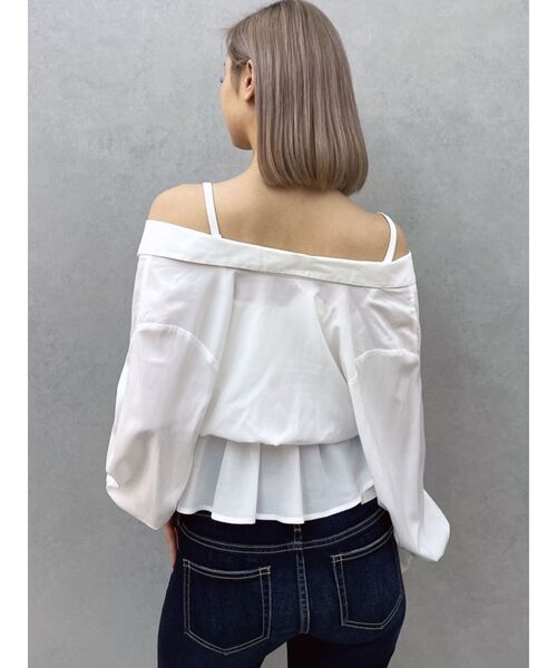 GYDA(ジェイダ)の「キャミレイヤードオフショルペプラムシャツ(シャツ/ブラウス・レディース・オフホワイト/ブルー・FREE)」の14枚目の写真