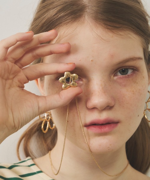 Unitage(ユニテージ)の「フラワーモチーフネックレス(ネックレス・レディース・シルバー/ゴールド・FREE)」の1枚目の写真