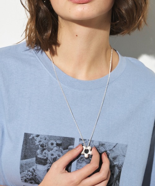 Unitage(ユニテージ)の「フラワーモチーフネックレス(ネックレス・レディース・シルバー/ゴールド・FREE)」の12枚目の写真