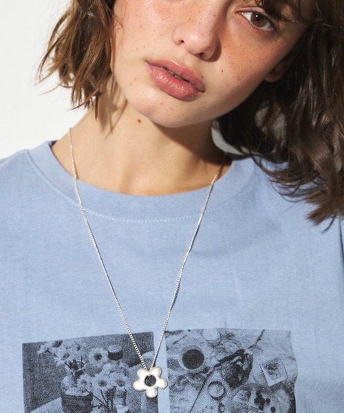 Unitage(ユニテージ)の「フラワーモチーフネックレス(ネックレス・レディース・シルバー/ゴールド・FREE)」の11枚目の写真