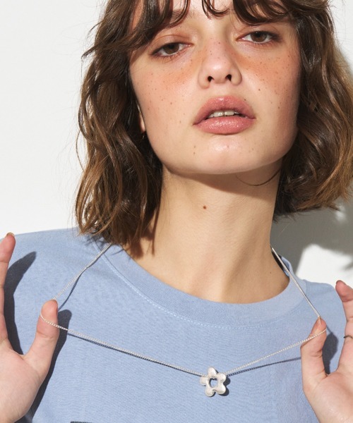 Unitage(ユニテージ)の「フラワーモチーフネックレス(ネックレス・レディース・シルバー/ゴールド・FREE)」の14枚目の写真