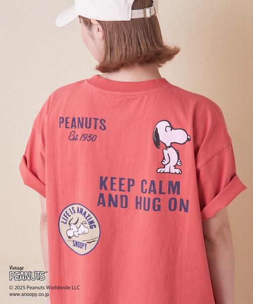 CUBE SUGAR（キューブシュガー）の「PEANUTS(ピーナッツ)21/-OE天竺スヌーピーTシャツ（Tシャツ/カットソー・レディース・ナチュラル/カーキ/マルチ/スミクロ/レッド・M）」の4枚目の写真