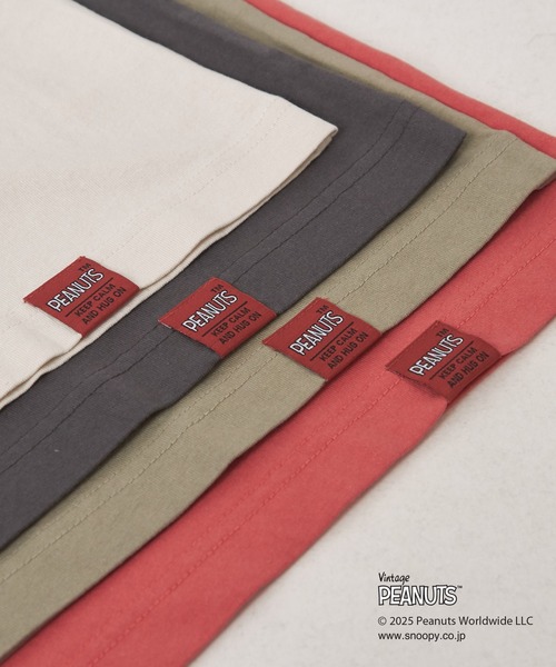 CUBE SUGAR（キューブシュガー）の「PEANUTS(ピーナッツ)21/-OE天竺スヌーピーTシャツ（Tシャツ/カットソー・レディース・ナチュラル/カーキ/マルチ/スミクロ/レッド・M）」の13枚目の写真