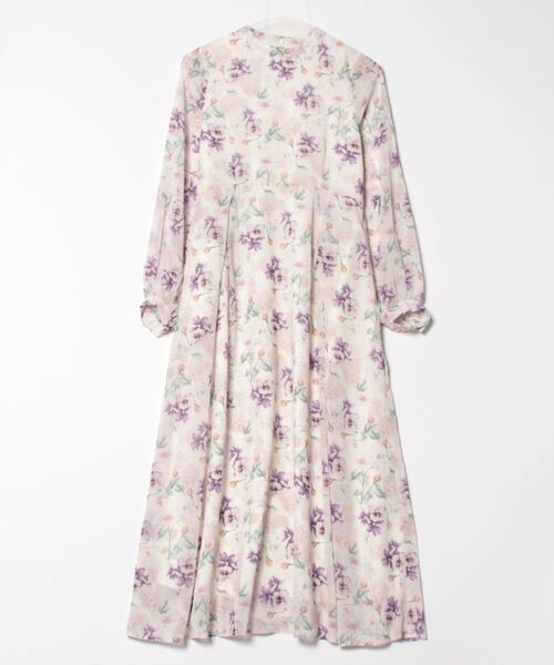 QUEENS COURT（クイーンズコート）の「フラワーシアーワンピース≪洗濯機で洗える≫（ワンピース・レディース・パープル/ピンク/ネイビー・M）」の19枚目の写真
