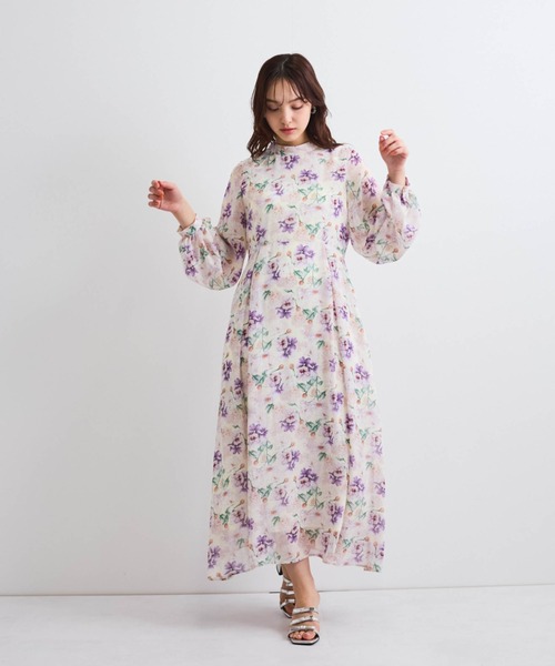 QUEENS COURT（クイーンズコート）の「フラワーシアーワンピース≪洗濯機で洗える≫（ワンピース・レディース・パープル/ピンク/ネイビー・M）」の9枚目の写真