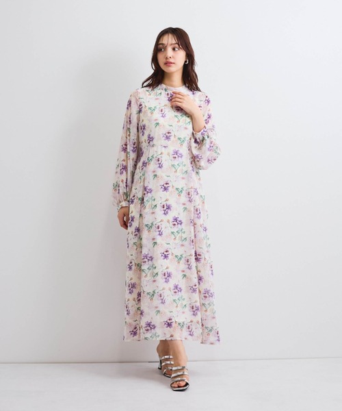 QUEENS COURT（クイーンズコート）の「フラワーシアーワンピース≪洗濯機で洗える≫（ワンピース・レディース・パープル/ピンク/ネイビー・M）」の10枚目の写真