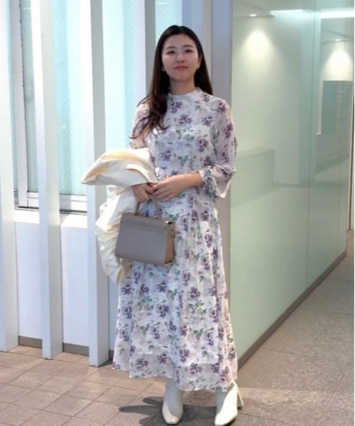 QUEENS COURT（クイーンズコート）の「フラワーシアーワンピース≪洗濯機で洗える≫（ワンピース・レディース・パープル/ピンク/ネイビー・M）」の22枚目の写真