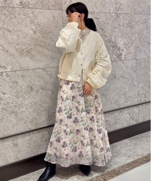 QUEENS COURT（クイーンズコート）の「フラワーシアーワンピース≪洗濯機で洗える≫（ワンピース・レディース・パープル/ピンク/ネイビー・M）」の8枚目の写真