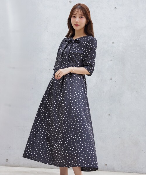 TOCCA（トッカ）の「RAINY MORNING ドレス（ドレス・レディース・ホワイト系5/ブラック系5・00/2/4/6/0）」の4枚目の写真