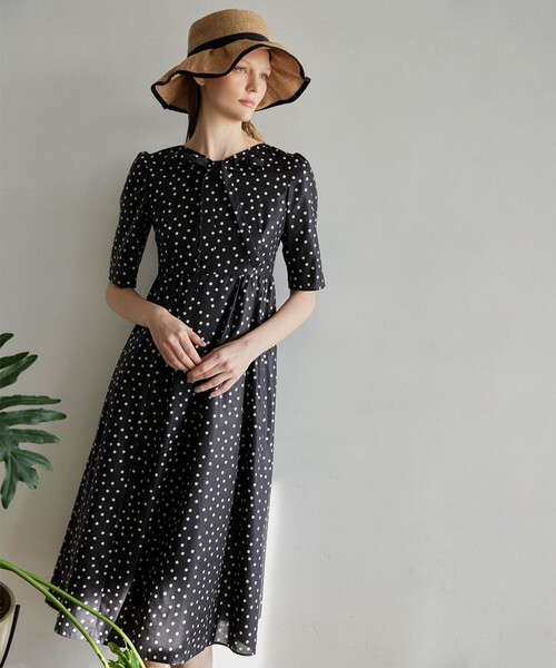 TOCCA（トッカ）の「RAINY MORNING ドレス（ドレス・レディース・ホワイト系5/ブラック系5・00/2/4/6/0）」の7枚目の写真