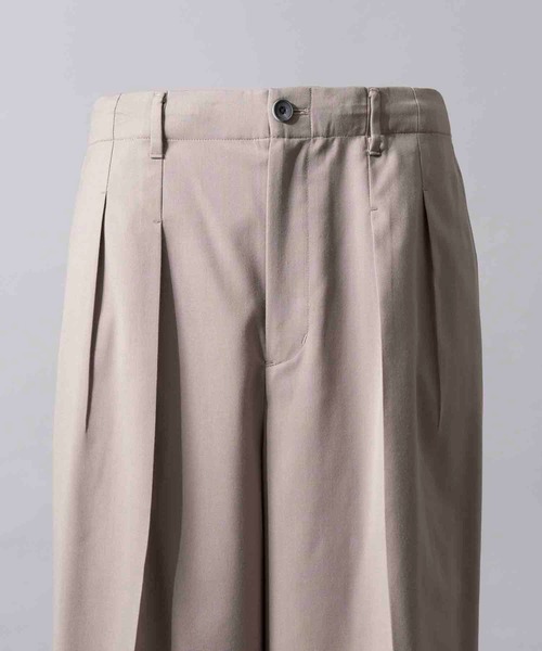 MAISON SPECIAL（メゾンスペシャル）の「《UNISEX》Wool Mix Continuous Tow-Tuck Wide Pants/ウールミックスコンティニュアスツータックワイドパンツ【MAISON SPECIAL/メゾンスペシャル】（スラックス・メンズ・ネイビー/その他/ダークグレー/グレイッシュベージュ/ブラック・2/1/0）」の6枚目の写真