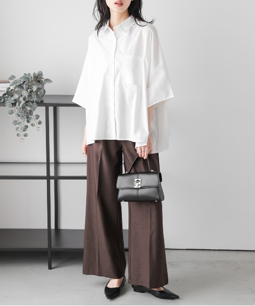 La-gemme(ラジェム)の「ポンチョシルエット シャツブラウス(シャツ/ブラウス・レディース・ブラック/ホワイト・フリー)」の3枚目の写真