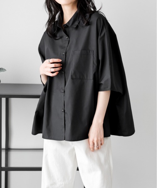 La-gemme(ラジェム)の「ポンチョシルエット シャツブラウス(シャツ/ブラウス・レディース・ブラック/ホワイト・フリー)」の15枚目の写真