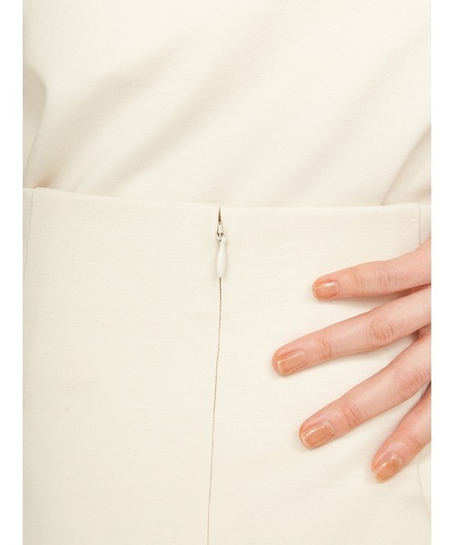 emmi（エミ）の「ダンボールアイラインタックスカート（スカート・レディース・ブラック/アイボリー・1/0）」の11枚目の写真